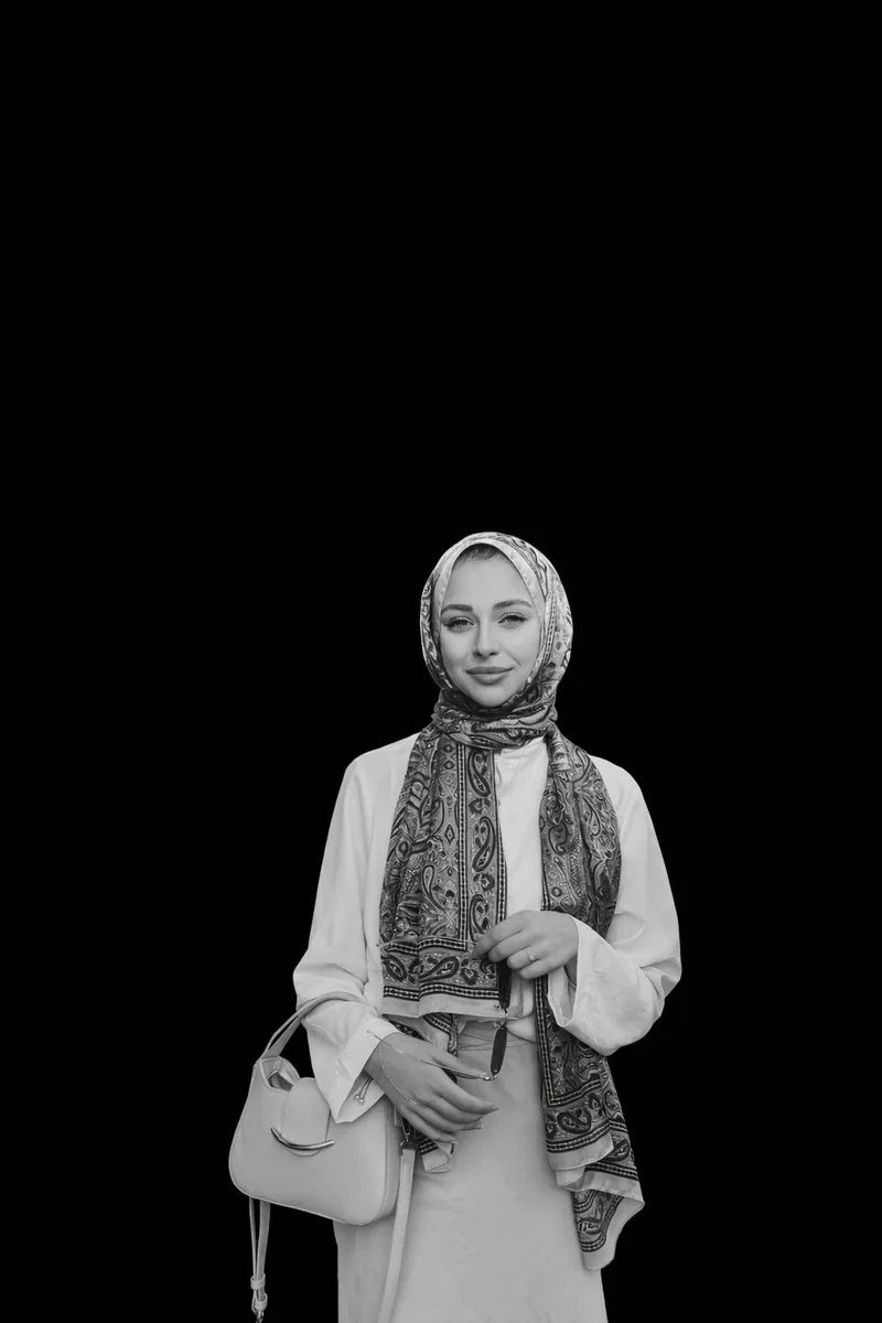 Ragad Beik, İç Mimar